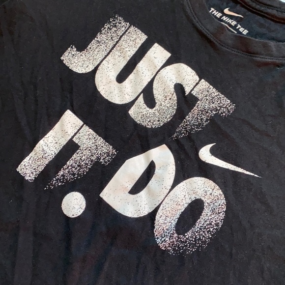 Just Do It Dri-Fit Nike short sleeve shirt - Picture 2 of 4